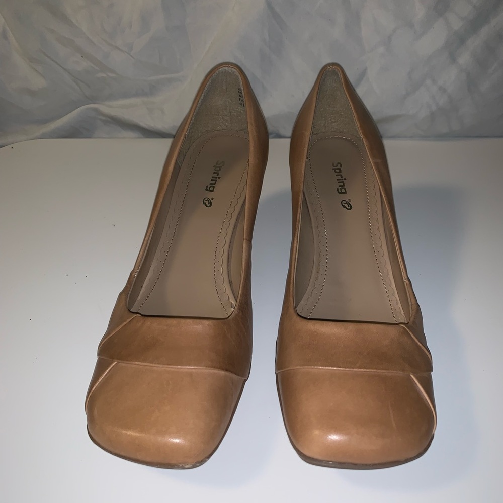 NWOT Spring tan leather heels